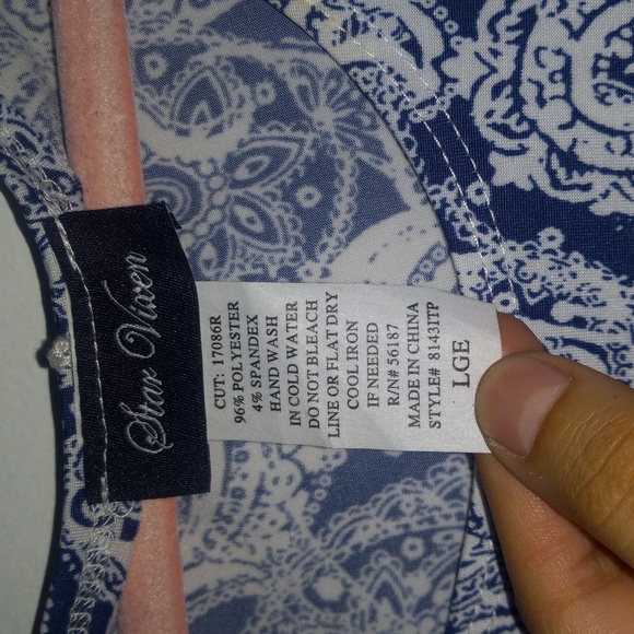 Women's Sleeveless Top with Blue Patterns Size Large - Picture 3 of 4